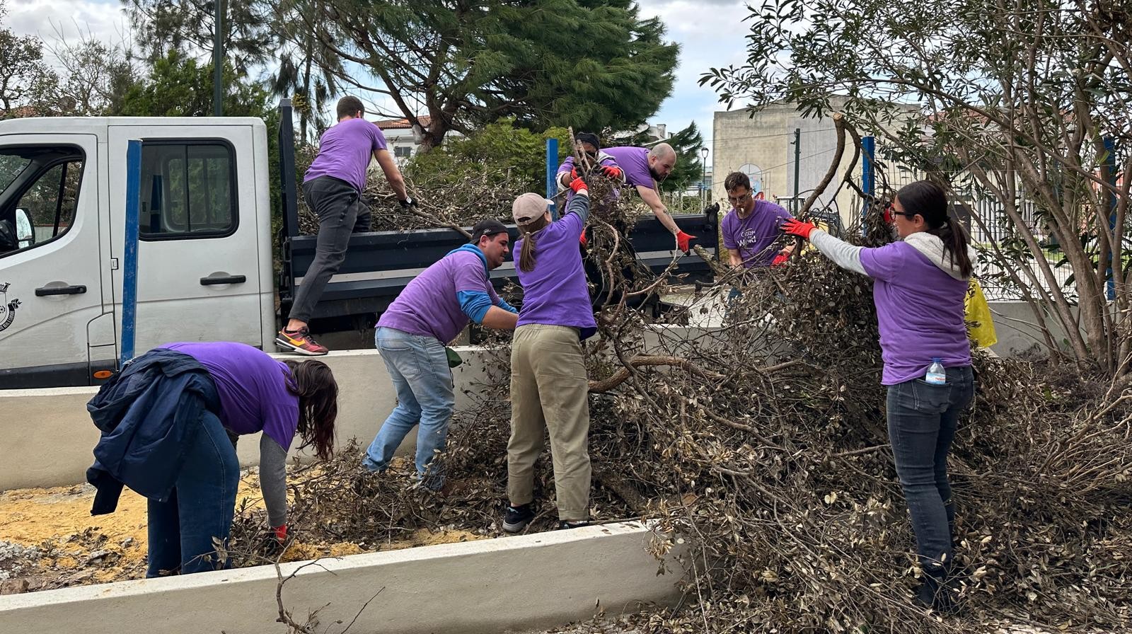 volunteers in Monte Real